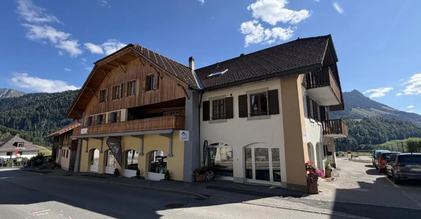 Gewerbefläche im Dorfzentrum - Foto 1 von 3