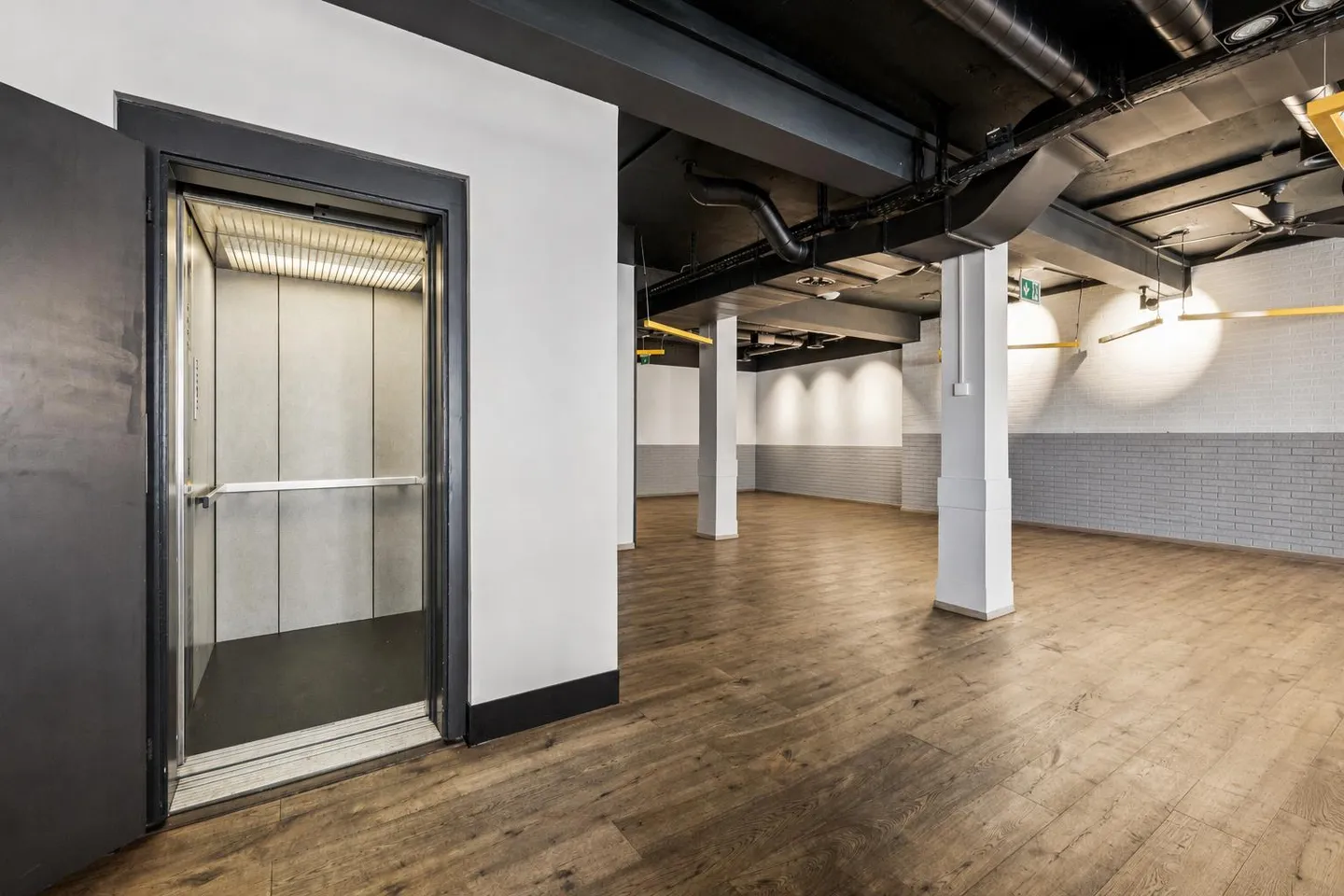 Zentrale Geschäftsadresse mit direktem Liftzugang - Photo 6 sur 9
