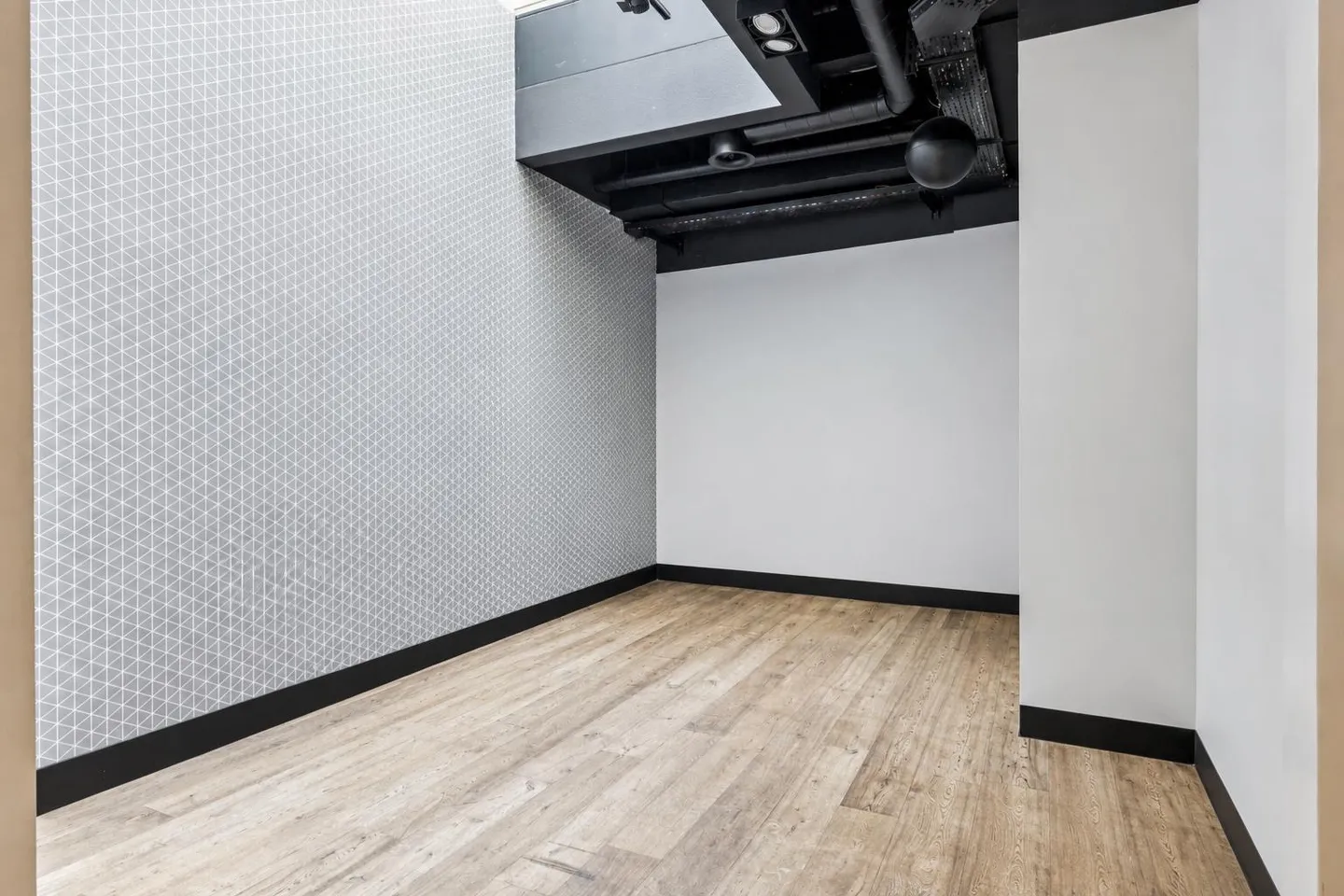 Zentrale Geschäftsadresse mit direktem Liftzugang - Photo 8 sur 9