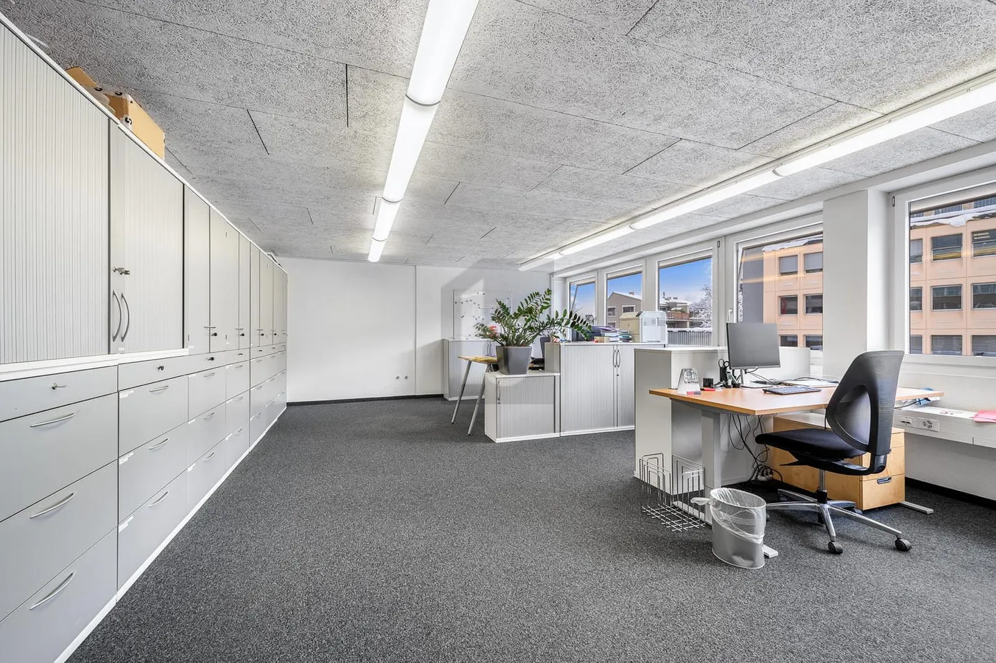 SPACIOUS AND MODERN - Photo 2 of 6