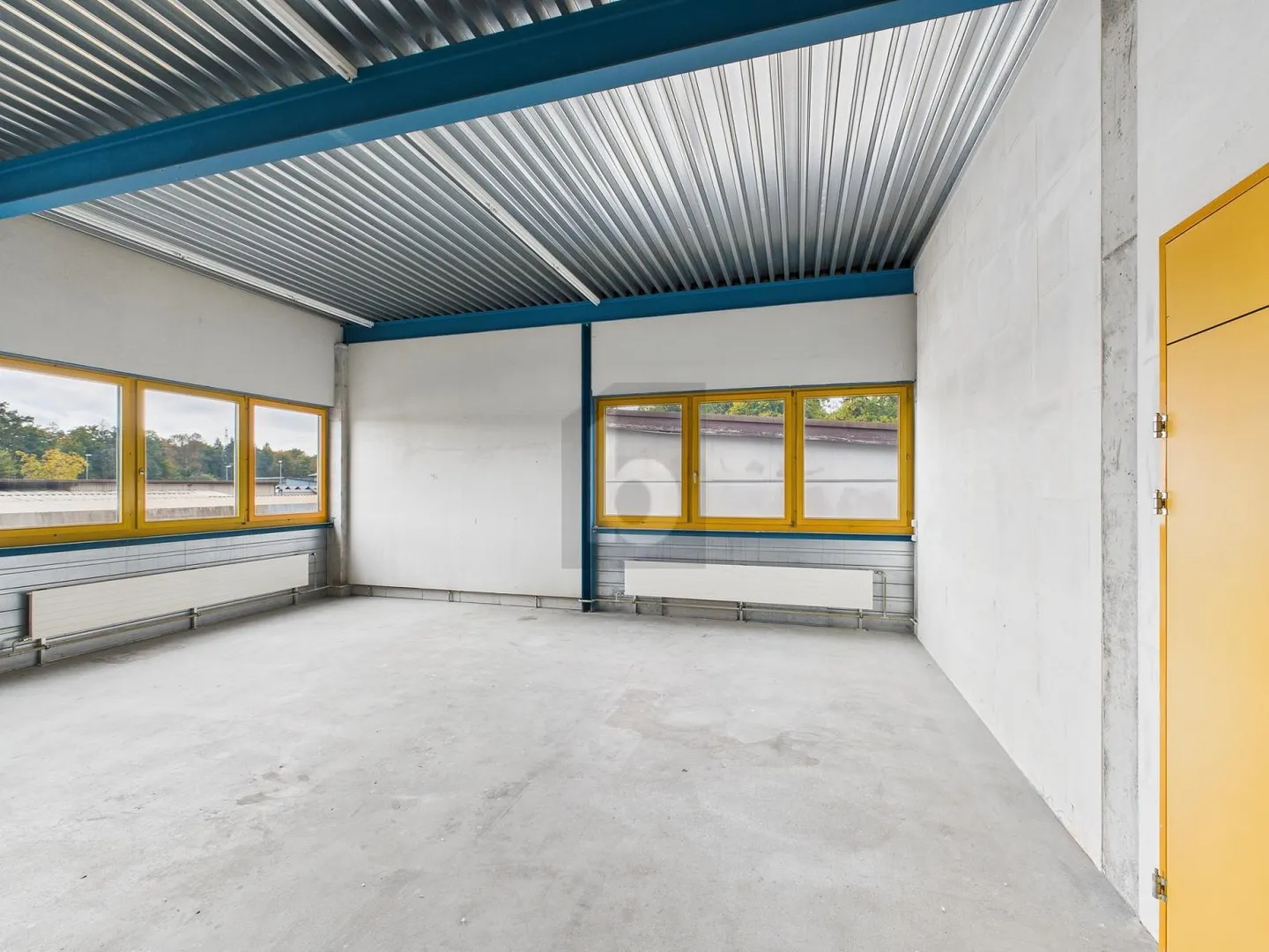 WITH LARGE GOODS LIFT (6 M2) AT HIGHWAY CONNECTION - Photo 1 of 5