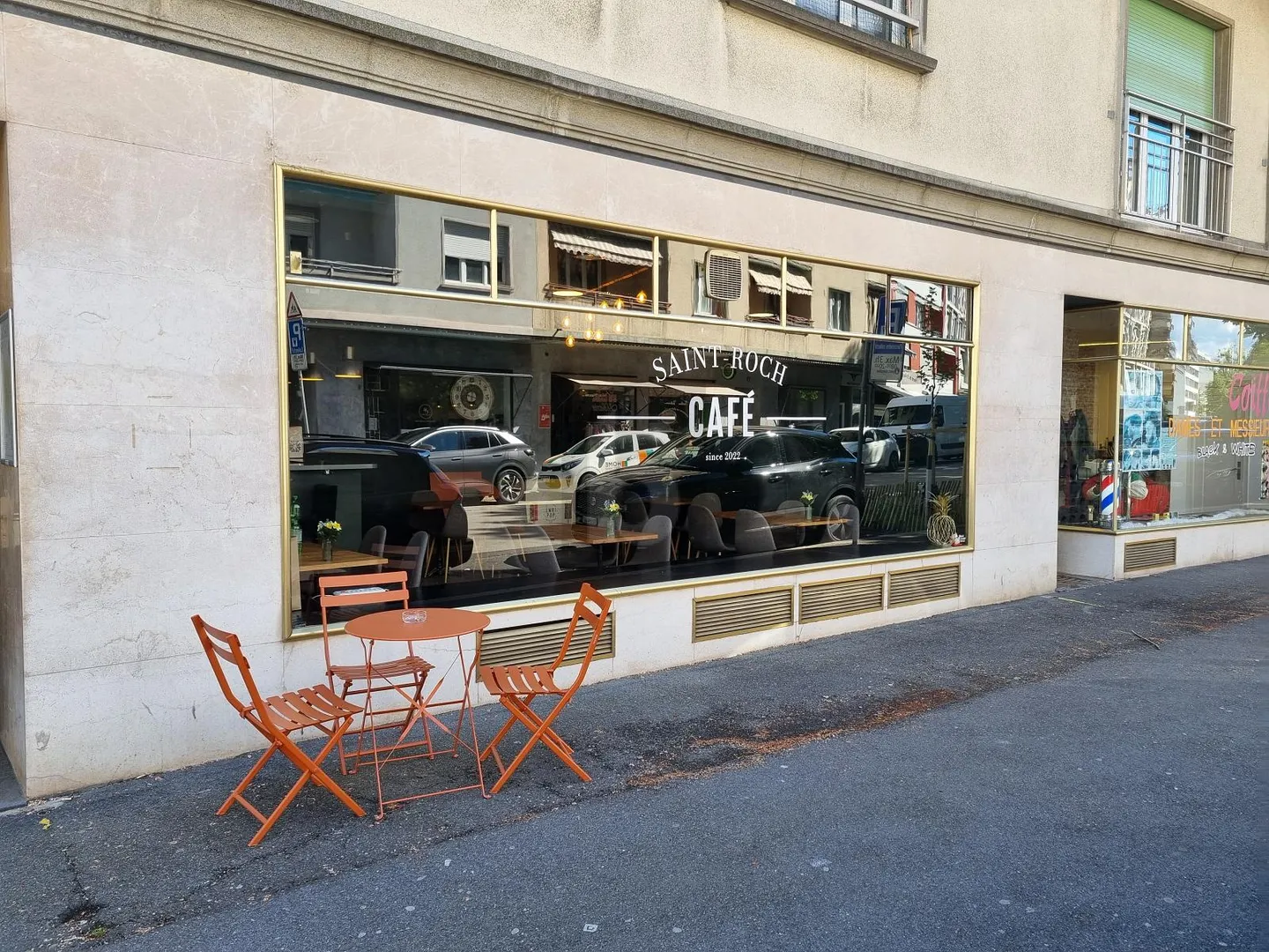 CAFE BAR IN ST-ROCH DISTRICT! - Photo 1 of 6