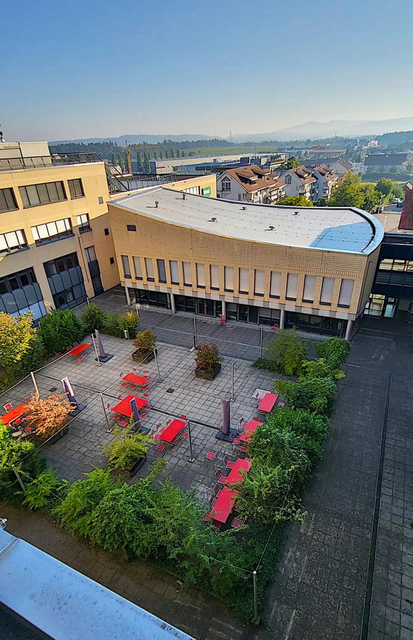 158 m² Espace de Bureau sur le Campus de Mägenwil! - Photo 1 sur 7
