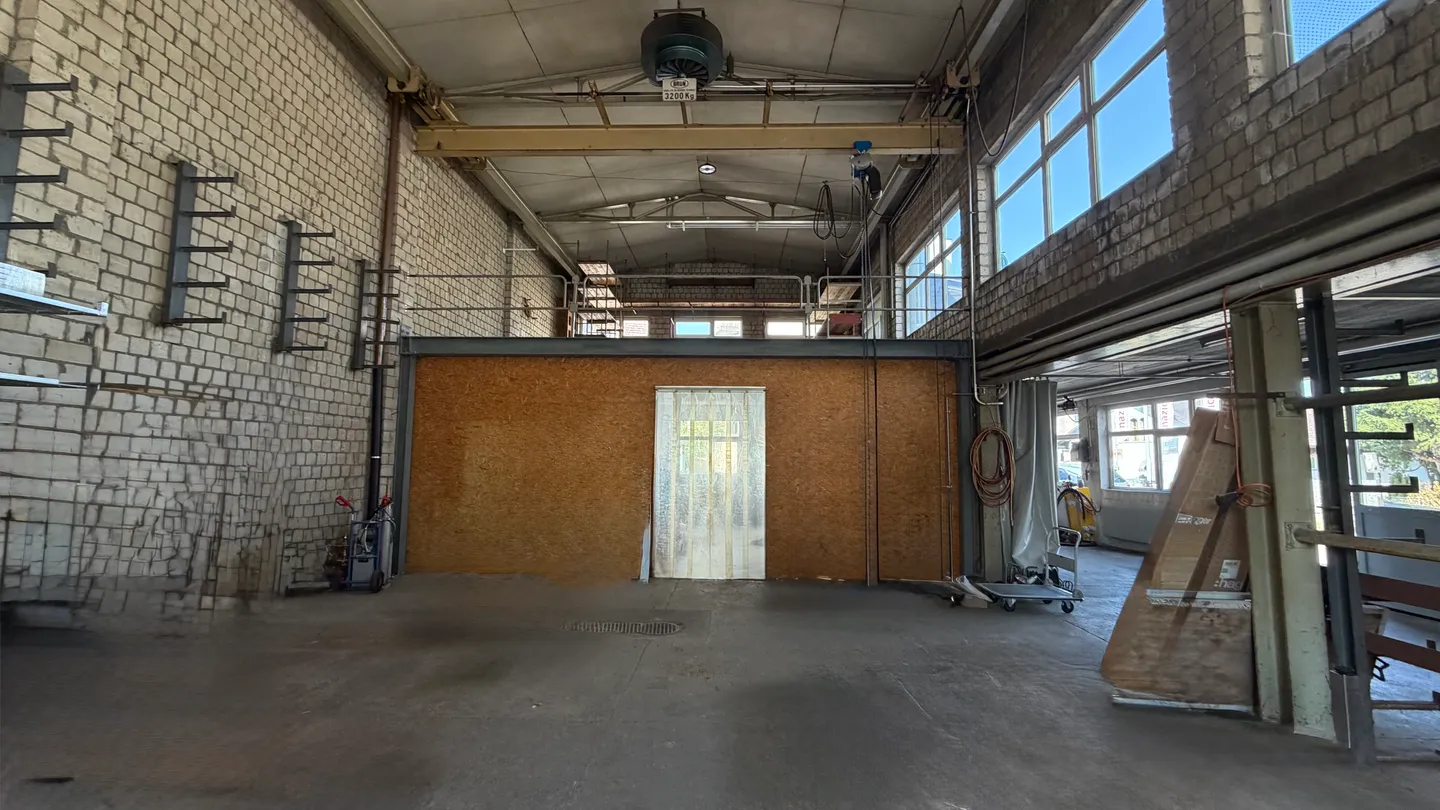 Gewerbehalle mit Büro - Foto 3 von 7