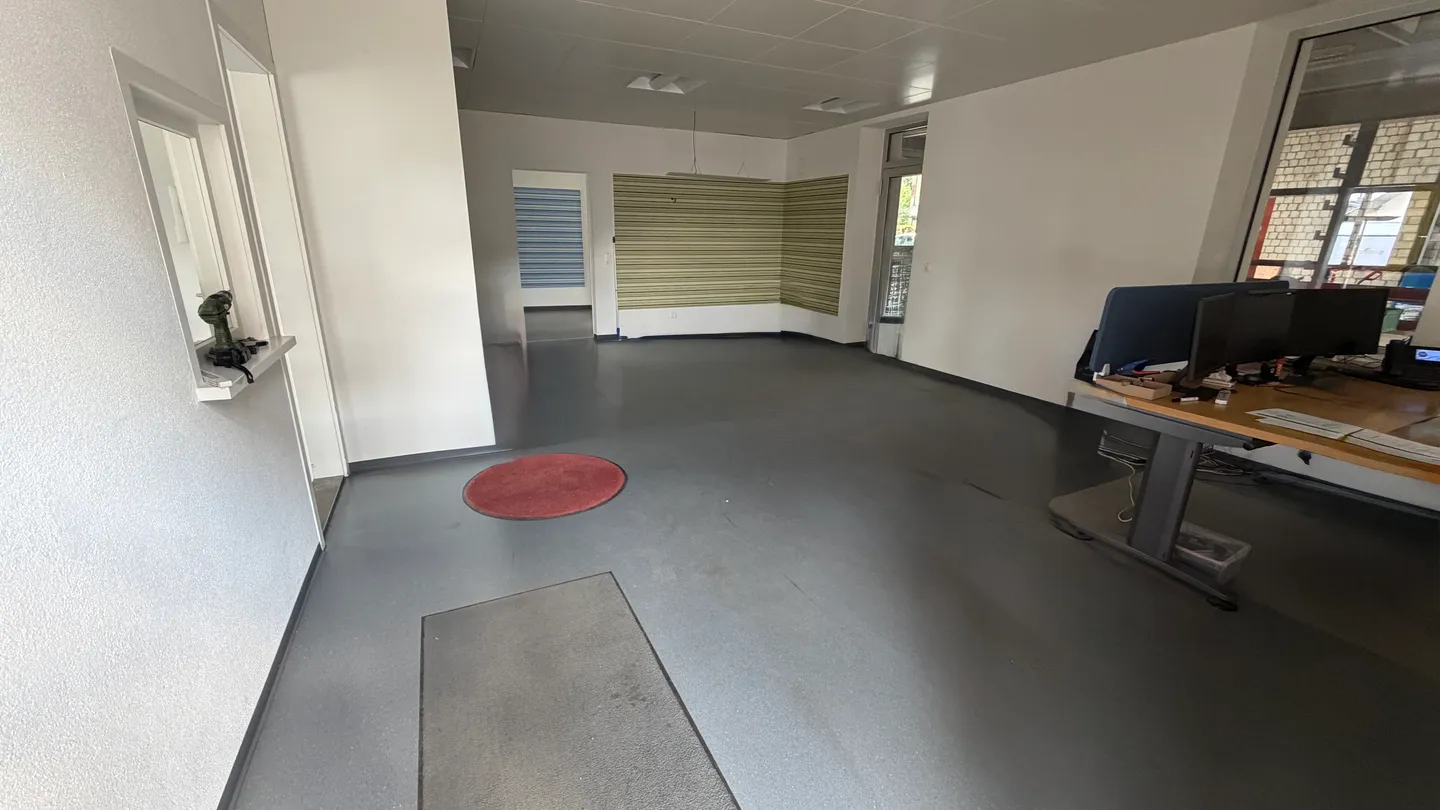 Gewerbehalle mit Büro - Foto 5 von 7
