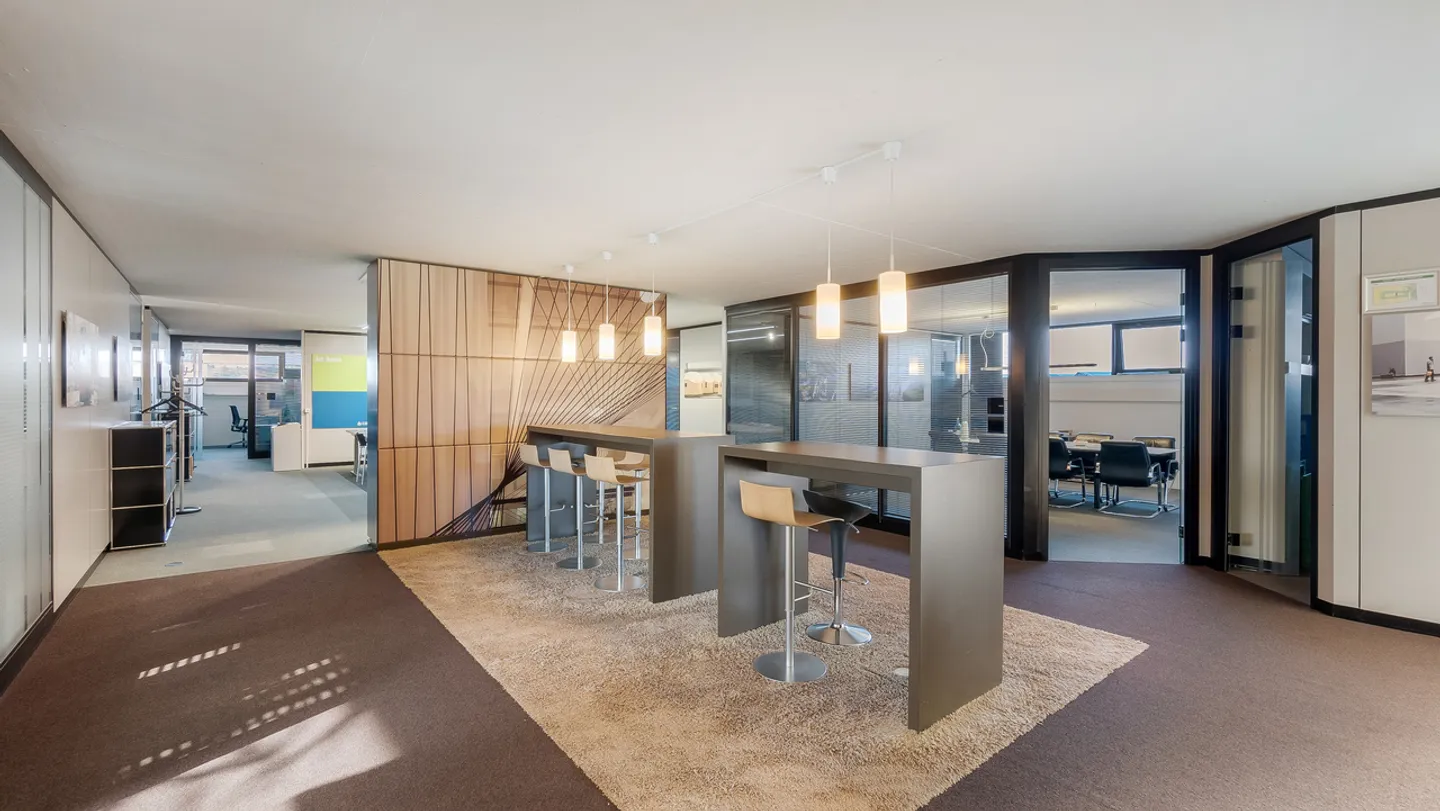Your new business hub directly on the A1 - Photo 1 of 10