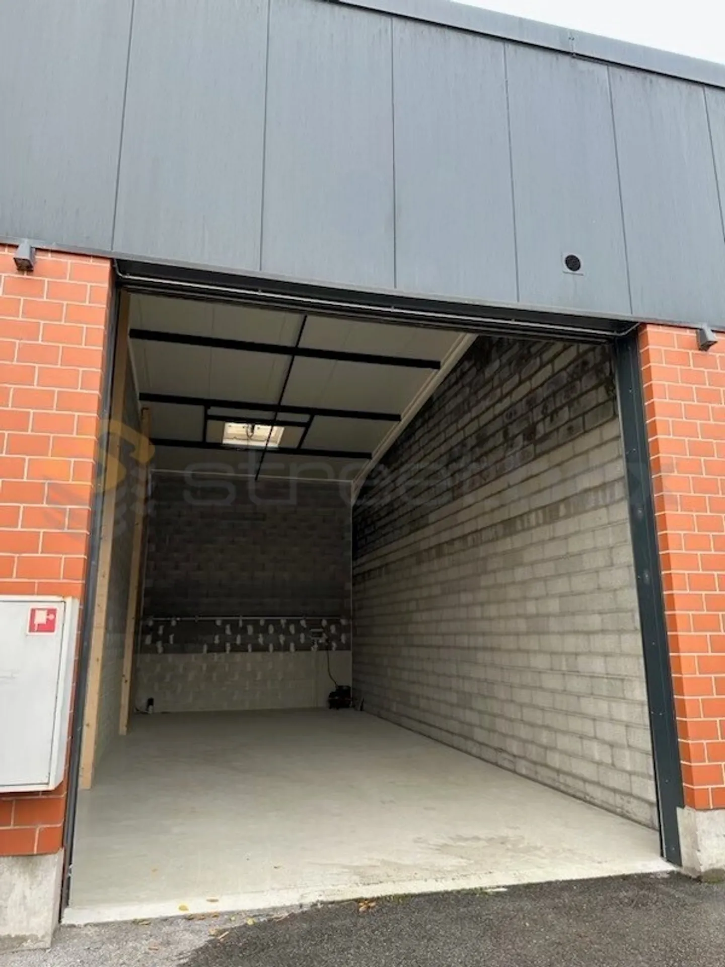 60m² Streetbox for rent - Box n°82 - Photo 1 of 3