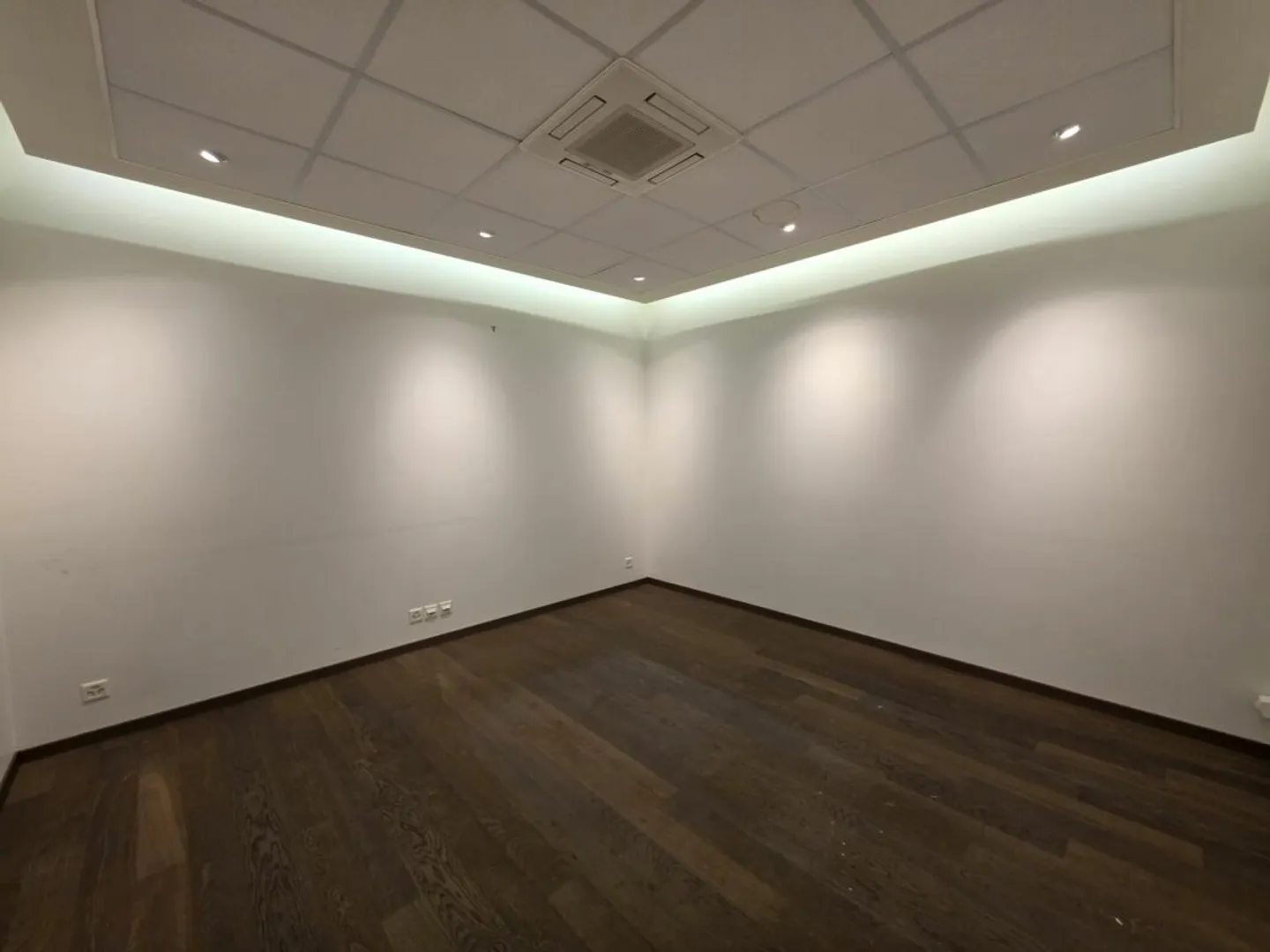 Uffici 110m2 al piano terra, quartiere delle Eaux Vives - Foto 6 di 11