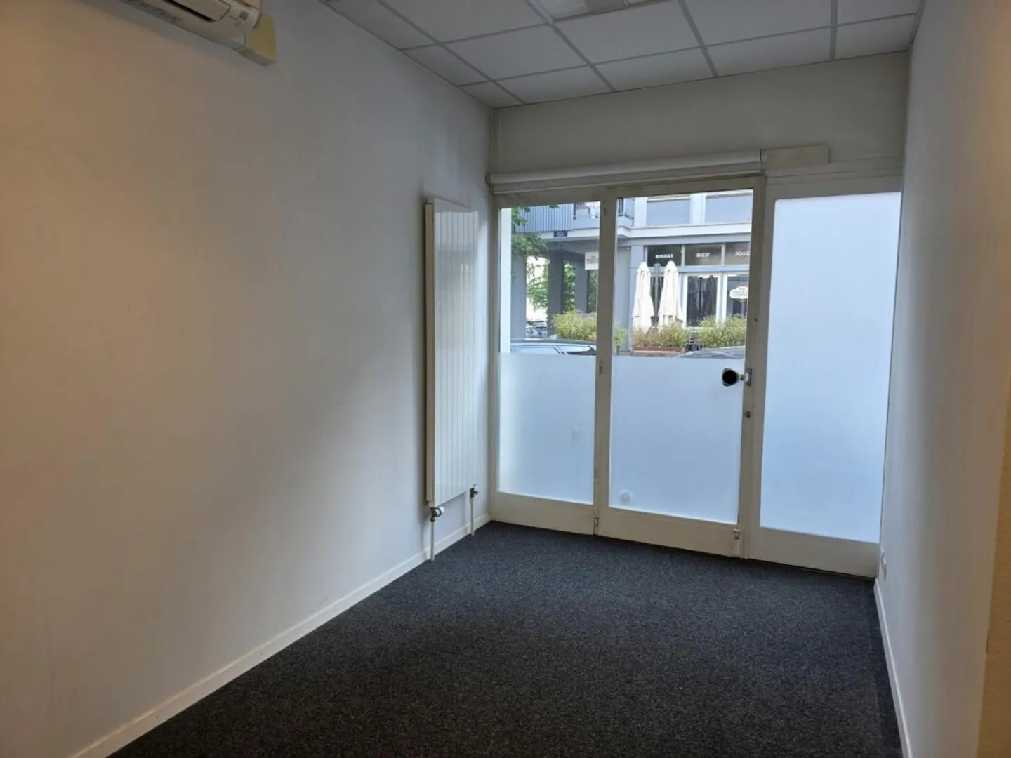 Uffici 110m2 al piano terra, quartiere delle Eaux Vives - Foto 7 di 11