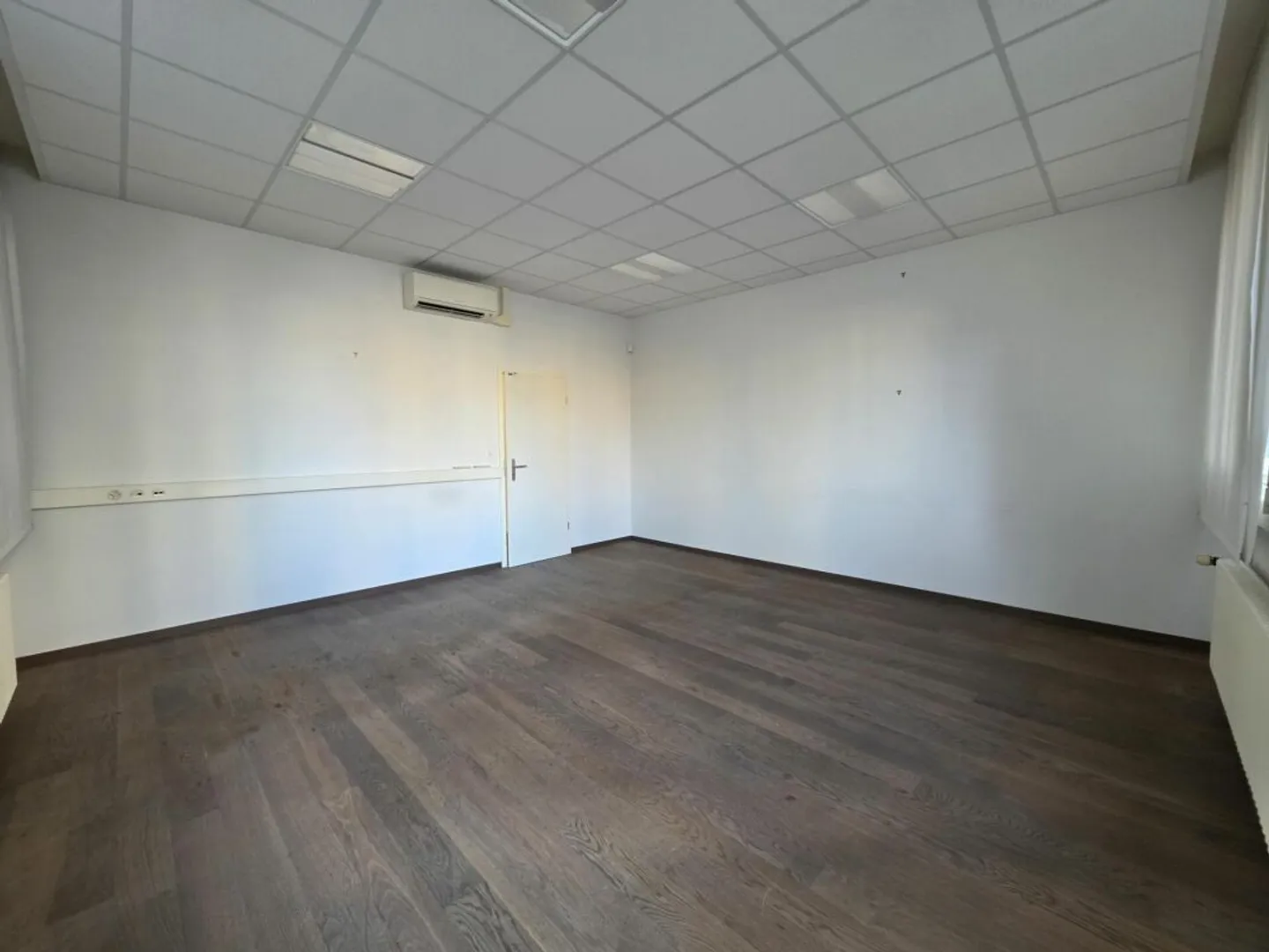 Uffici 110m2 al piano terra, quartiere delle Eaux Vives - Foto 5 di 11