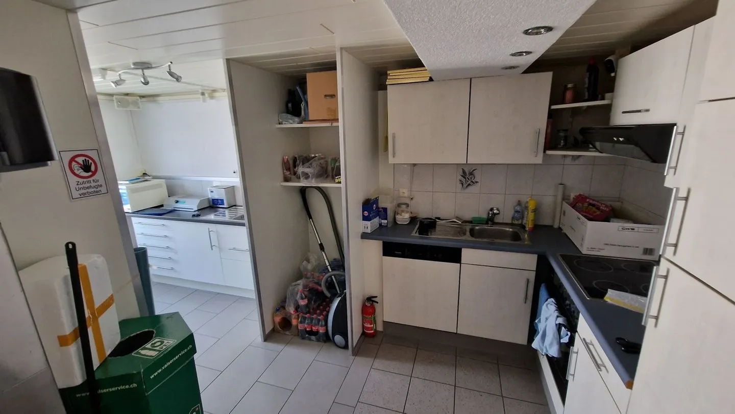 Commercial premises of 256 m² on the ground floor - Photo 9 of 13