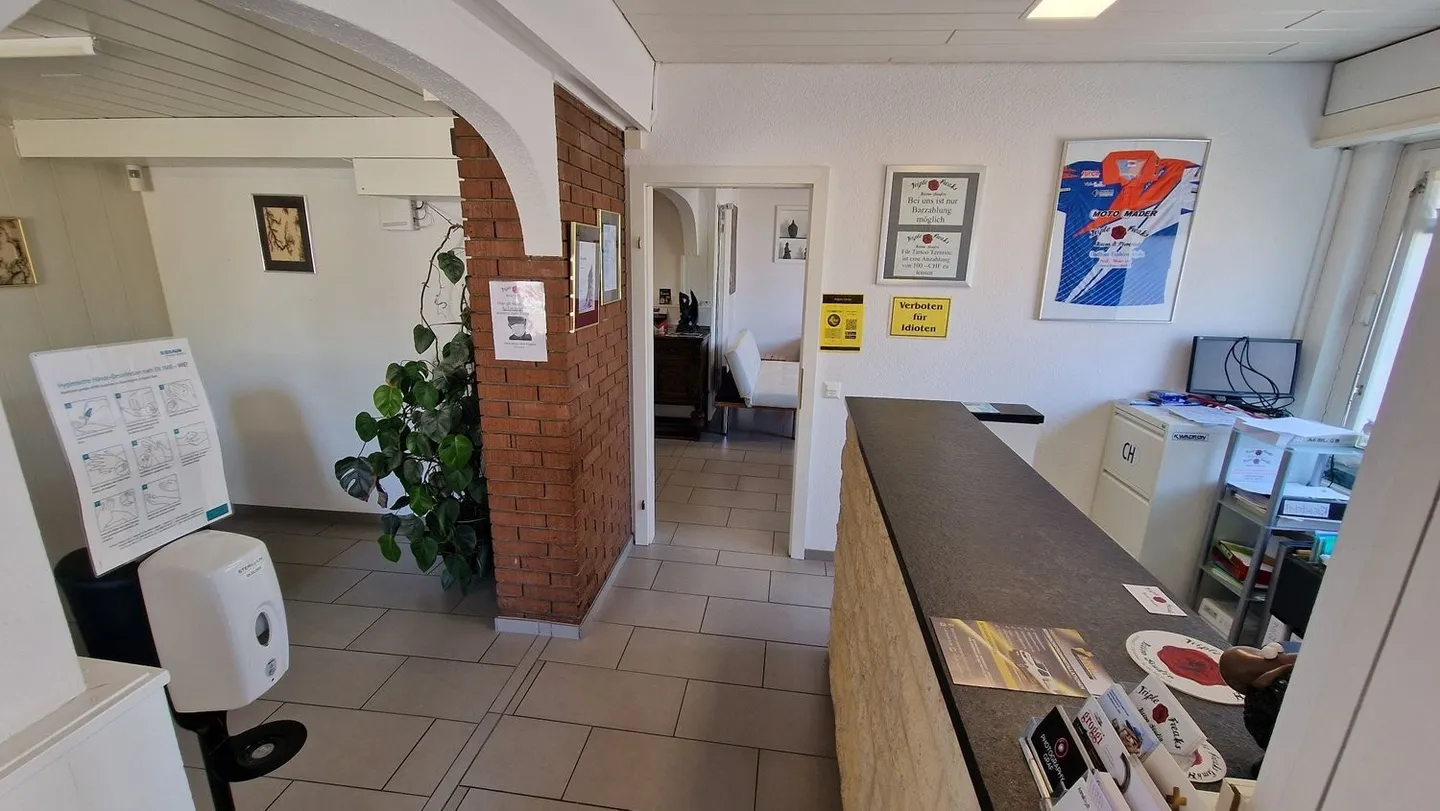 Commercial premises of 256 m² on the ground floor - Photo 2 of 13