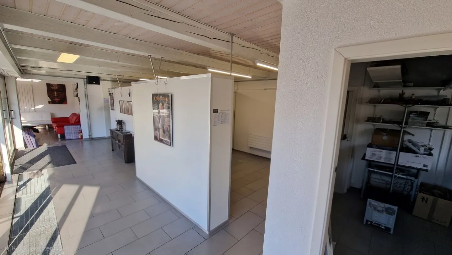 Commercial premises of 256 m² on the ground floor - Photo 4 of 13