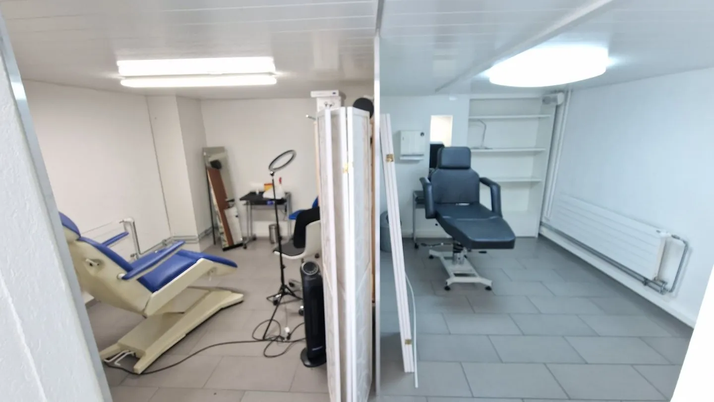 Commercial premises of 256 m² on the ground floor - Photo 6 of 13