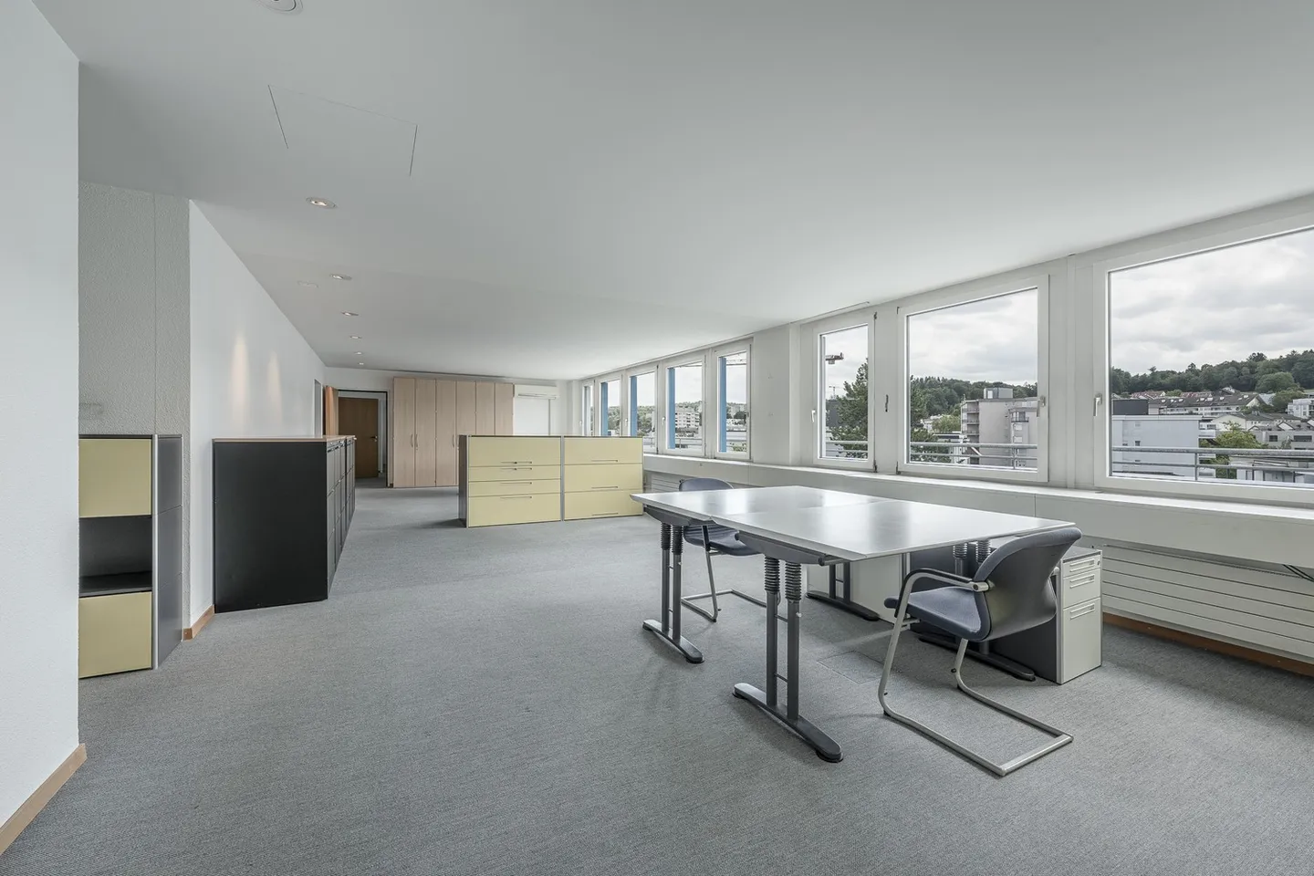 Ready-to-move-in office space with exclusive rooftop terrace! - Photo 4 of 10