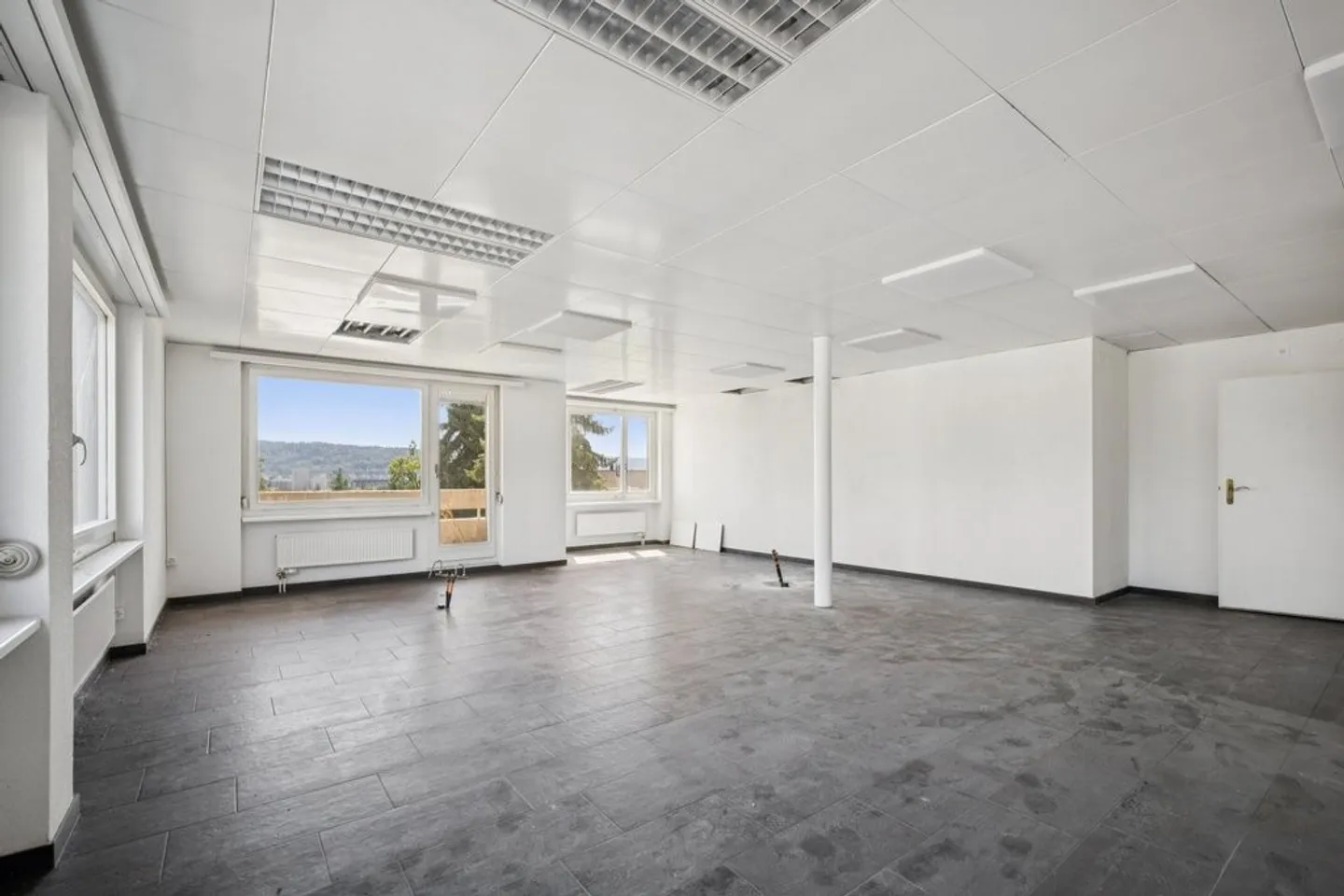 Espace de bureau au 1er étage dans un emplacement de choix ! - Photo 5 sur 6