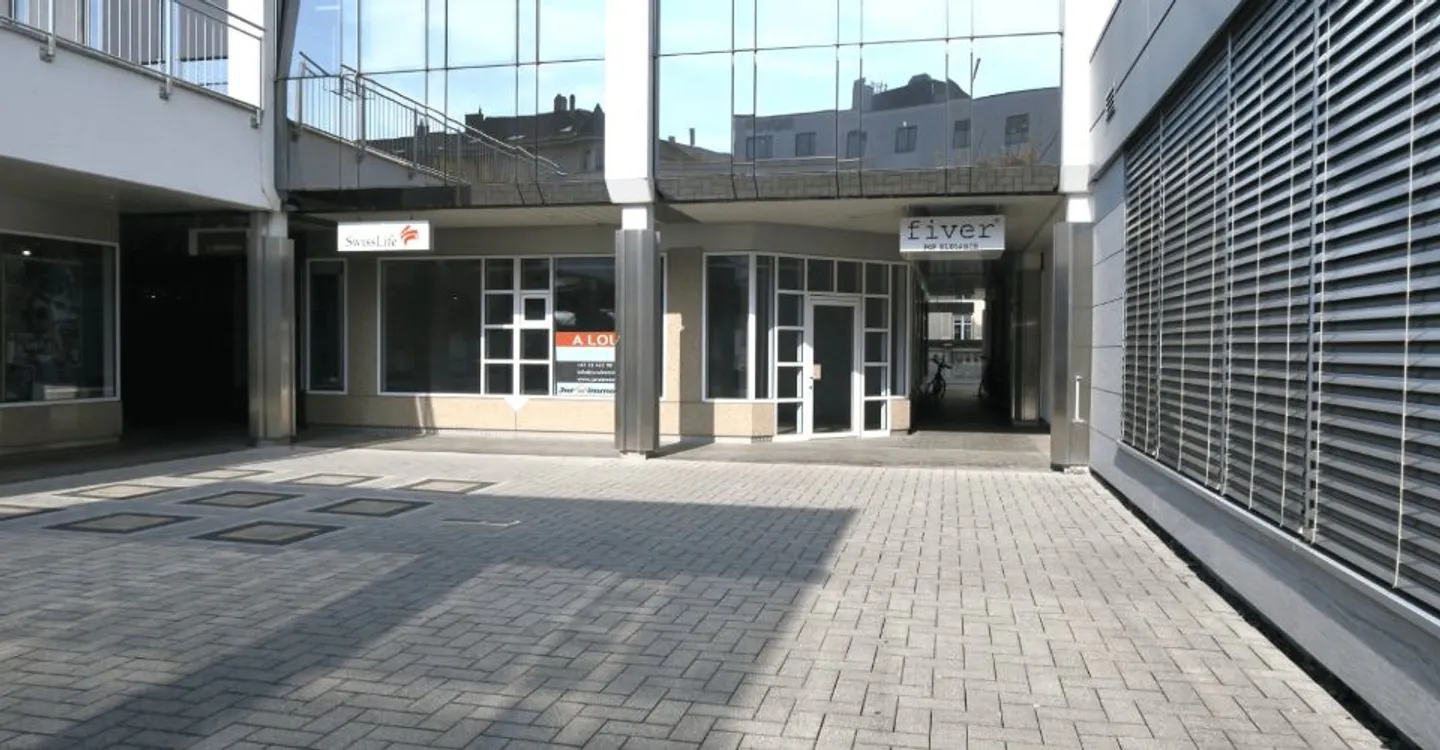 Commercial space on the ground floor in Delémont - Photo 1 of 4