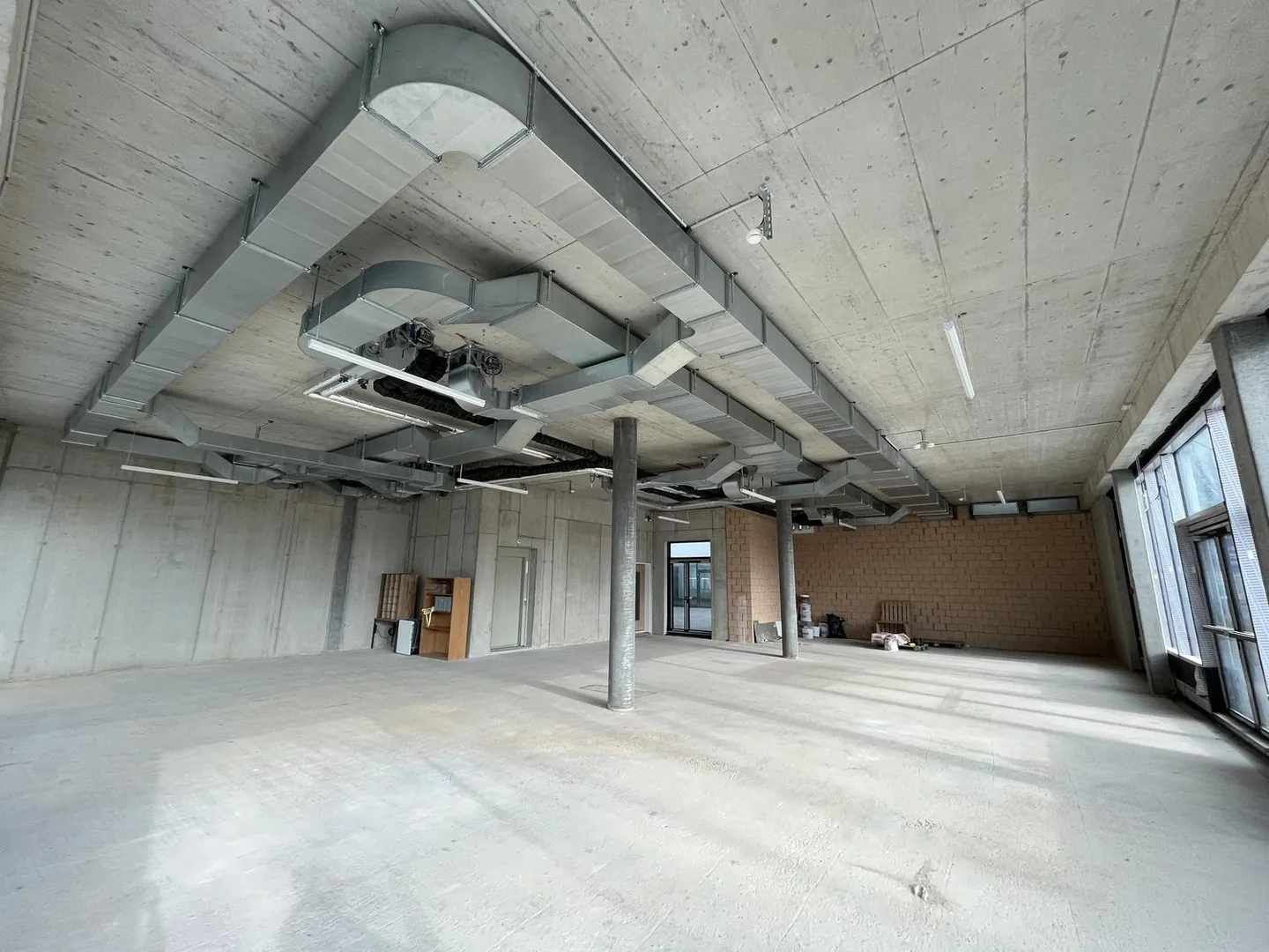 Commercial space on the ground floor - Photo 1 of 1