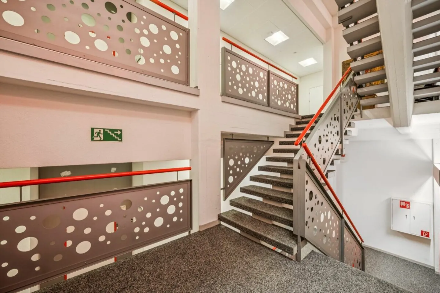 Small office for interim use at a preferential price - Photo 8 of 10
