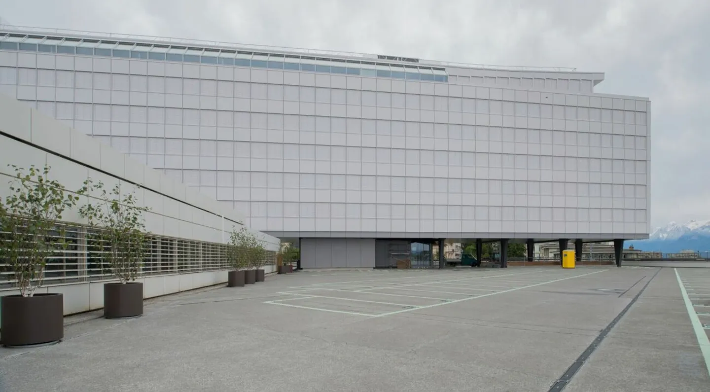 Spacious Open Space, near Lausanne Train Station - Photo 3 of 10