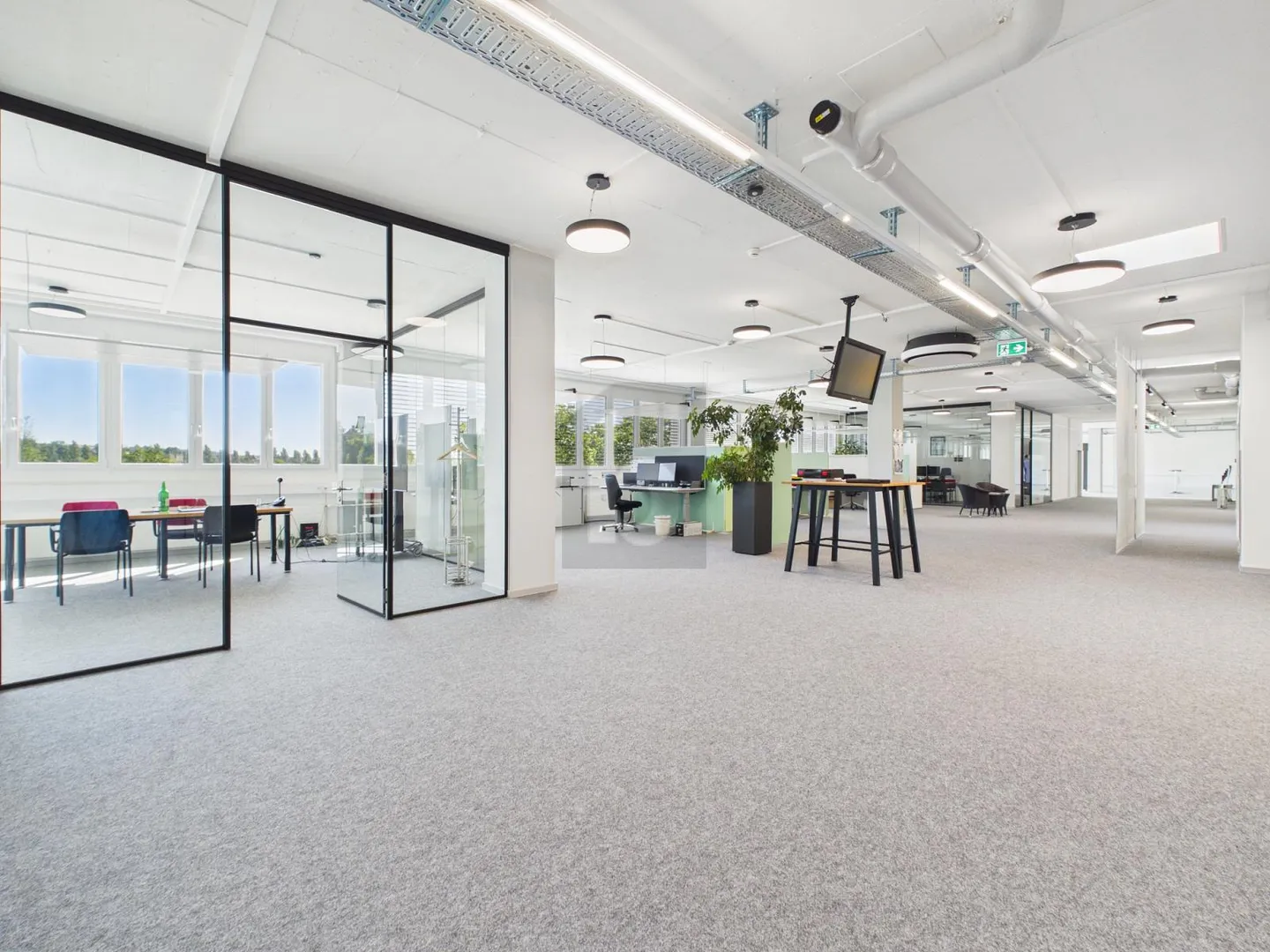 TOP MODERN WITH FLEXIBLE USE - Photo 3 of 6