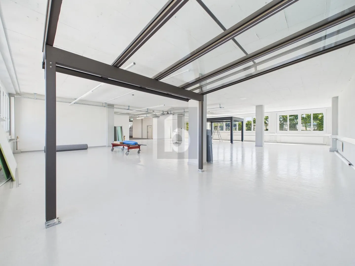TOP MODERN WITH FLEXIBLE USE - Photo 4 of 6