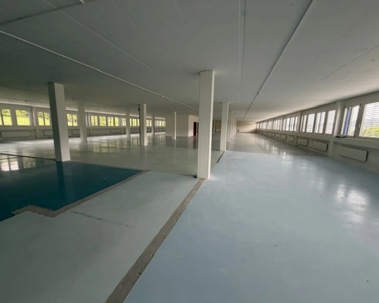 Espace de bureau spacieux à La Chaux-de-Fonds - Photo 6 sur 8