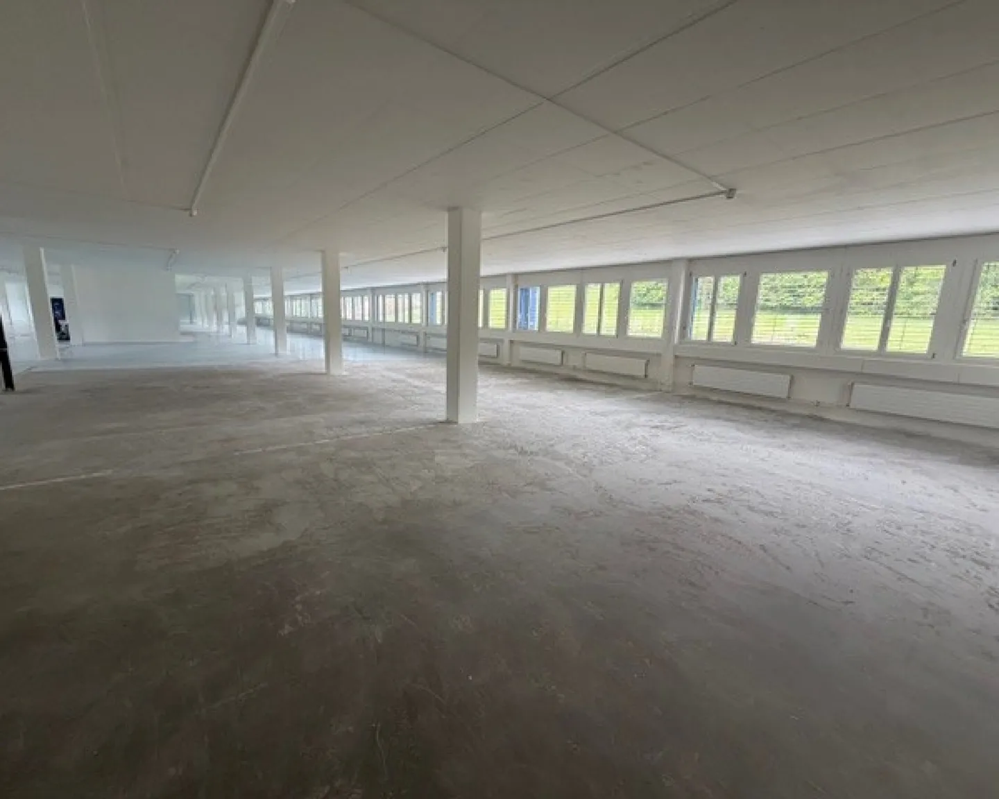 Espace de bureau spacieux à La Chaux-de-Fonds - Photo 4 sur 8