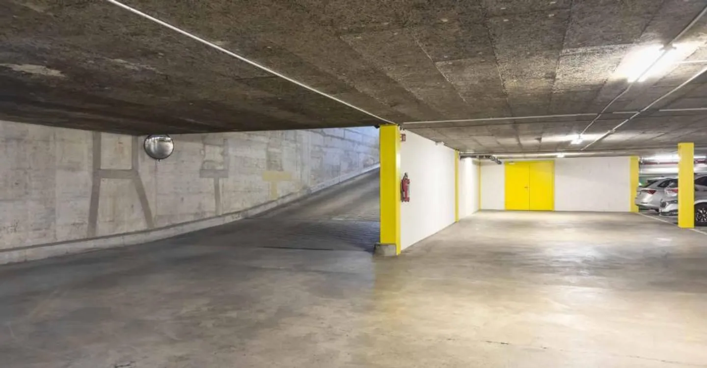Surface polyvalente de 180 m² – Chemin du Château-Bloch 10 - Photo 7 sur 8