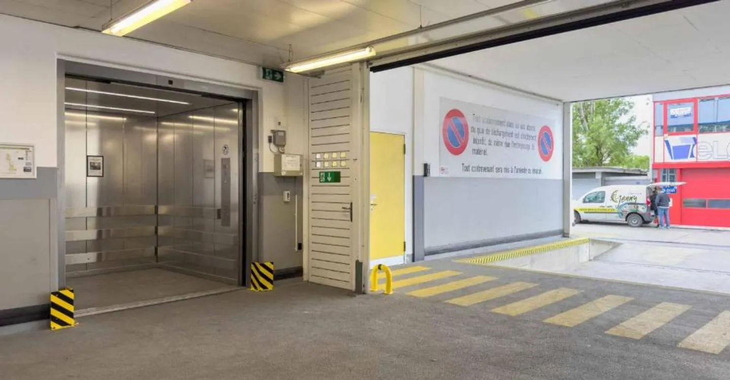 Surface polyvalente de 180 m² – Chemin du Château-Bloch 10 - Photo 5 sur 8