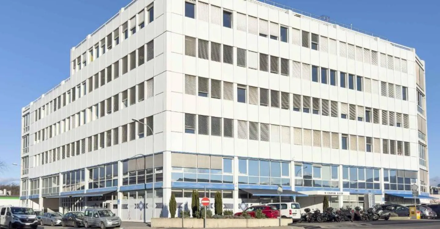 Surface polyvalente de 180 m² – Chemin du Château-Bloch 10 - Photo 3 sur 8