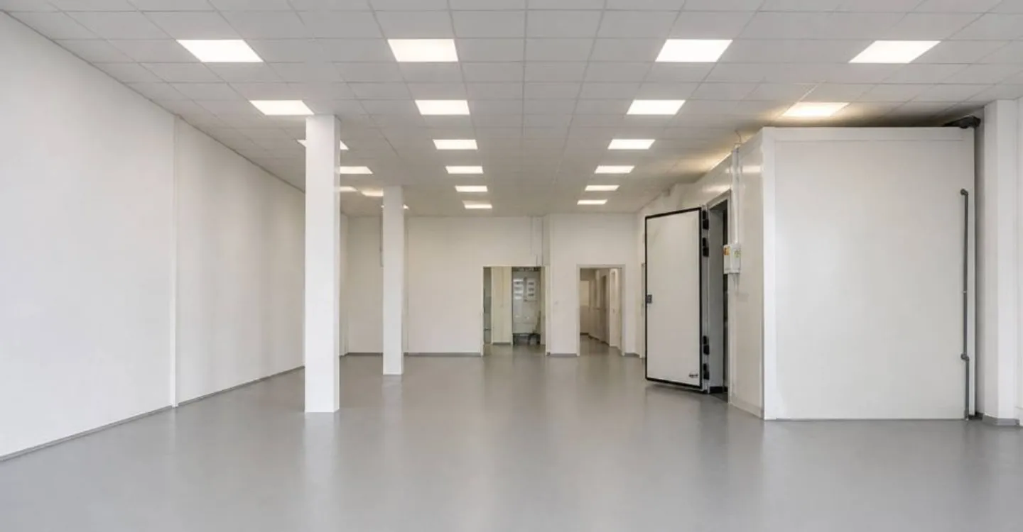 Surface polyvalente de 180 m² – Chemin du Château-Bloch 10 - Photo 2 sur 8