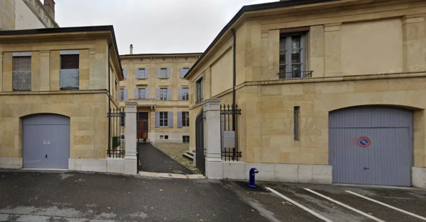 Commercial space in Neuchâtel with a view of the lake and the Alps - Photo 12 of 12