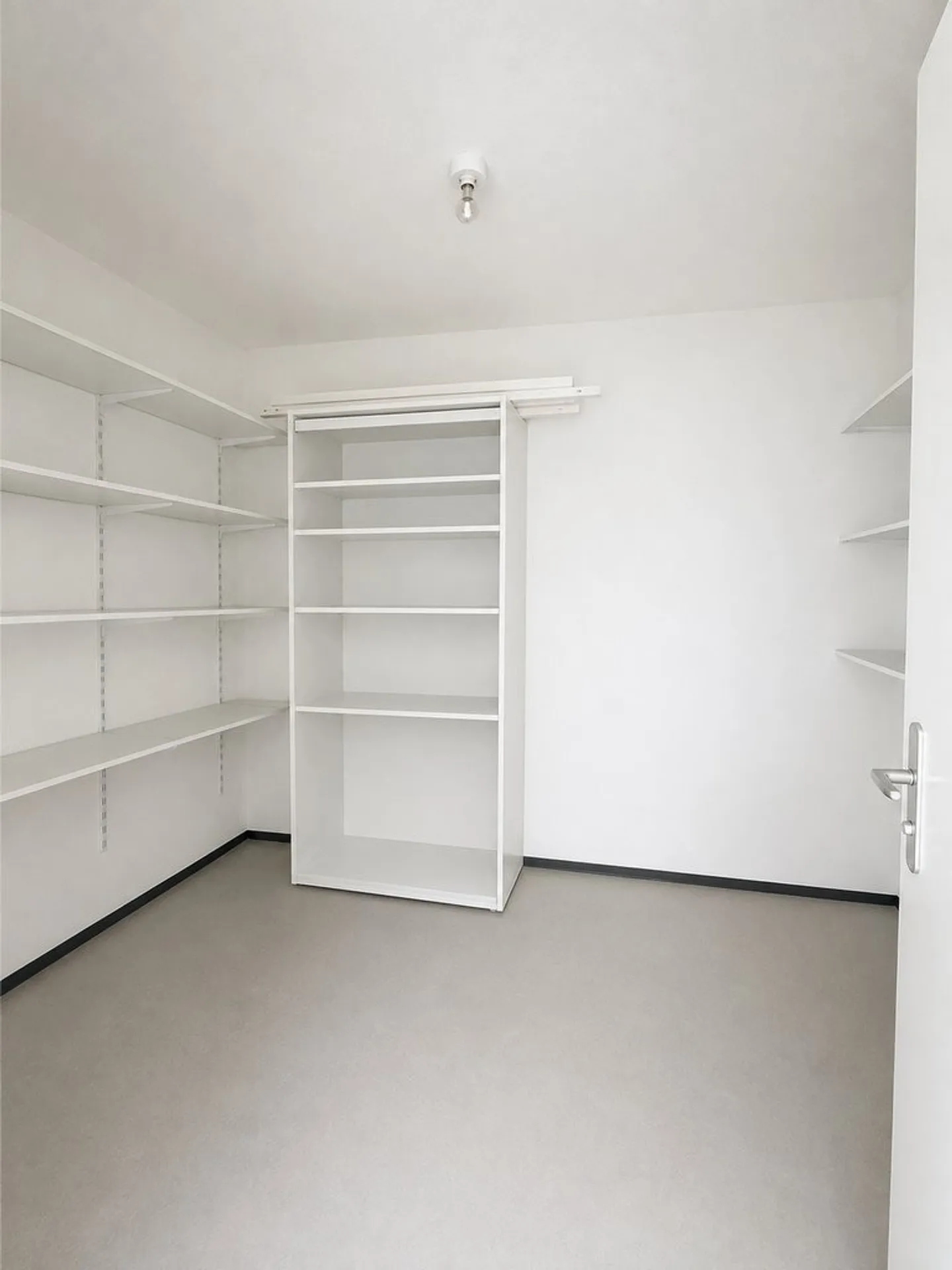 Your new commercial property! Ideal for office, practice, and more - Photo 4 of 4