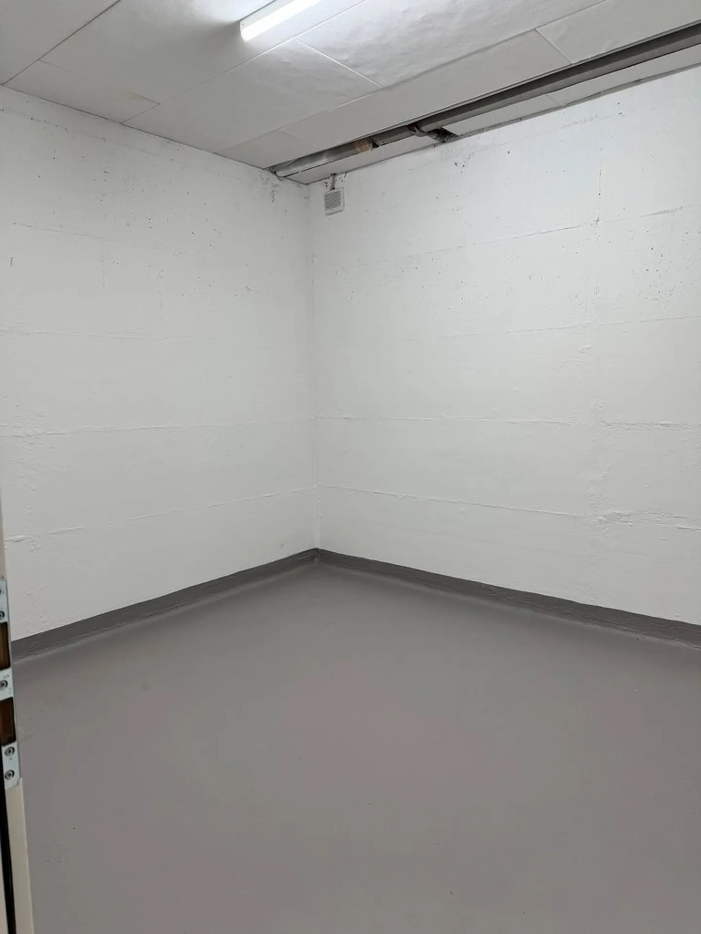 Craft room for rent in Goldach! - Photo 1 of 2
