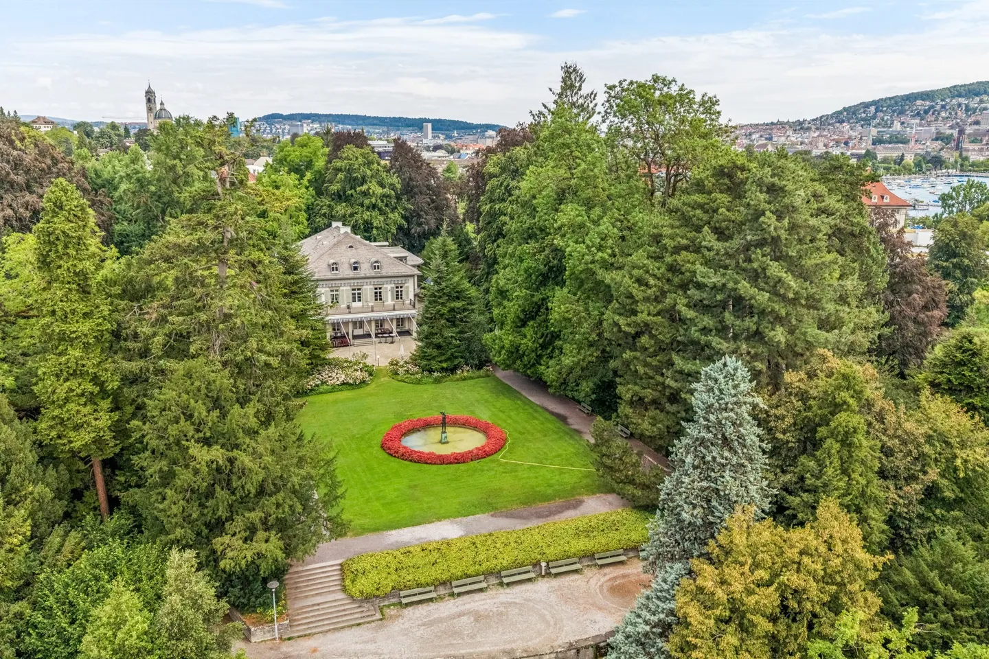 Historic Business Villa in Zurich - Photo 2 of 10