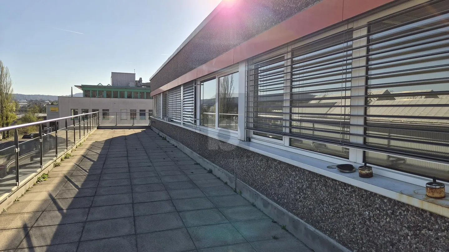 RENOVATED - INDIVIDUAL WITH TERRACE - Photo 5 of 6