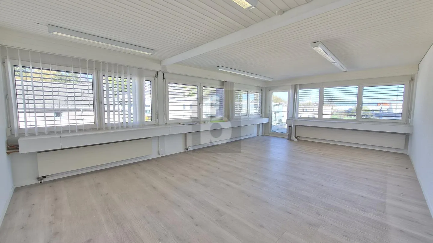RENOVATED - INDIVIDUAL WITH TERRACE - Photo 1 of 6