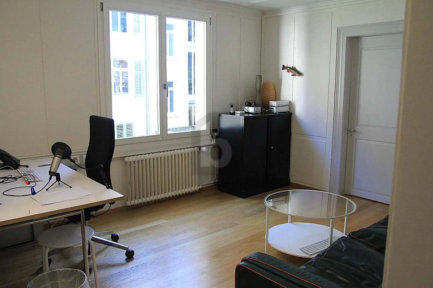 Stylish in a Quiet Location - Photo 3 of 6