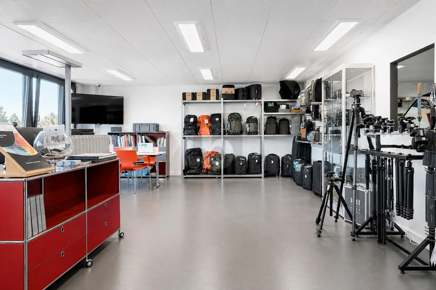 Versatile Commercial Space - Photo 2 of 6