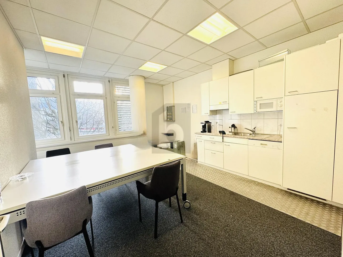 Spacious Office Space in Central Luzern - Photo 3 of 6