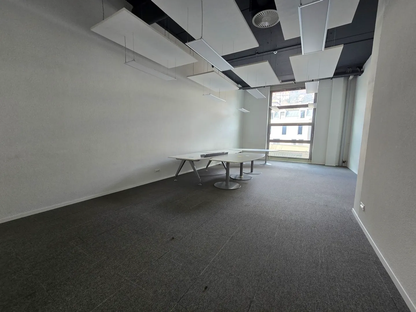 652m2 - Office near the center of Neuchâtel - Photo 5 of 11