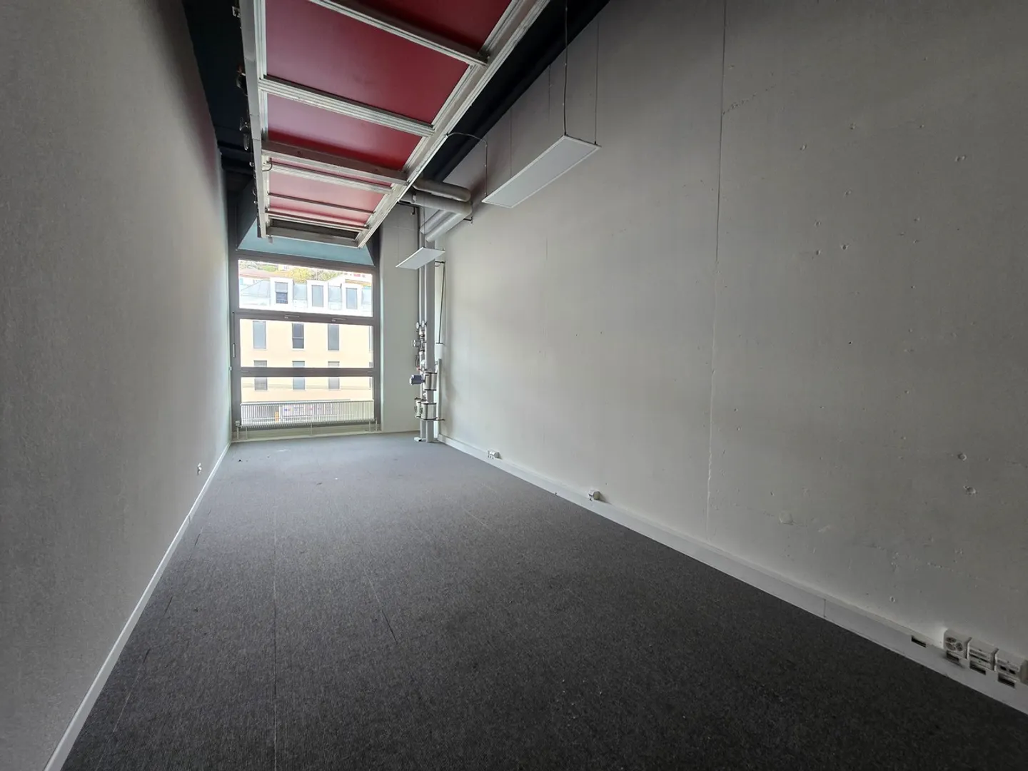 652m2 - Office near the center of Neuchâtel - Photo 6 of 11