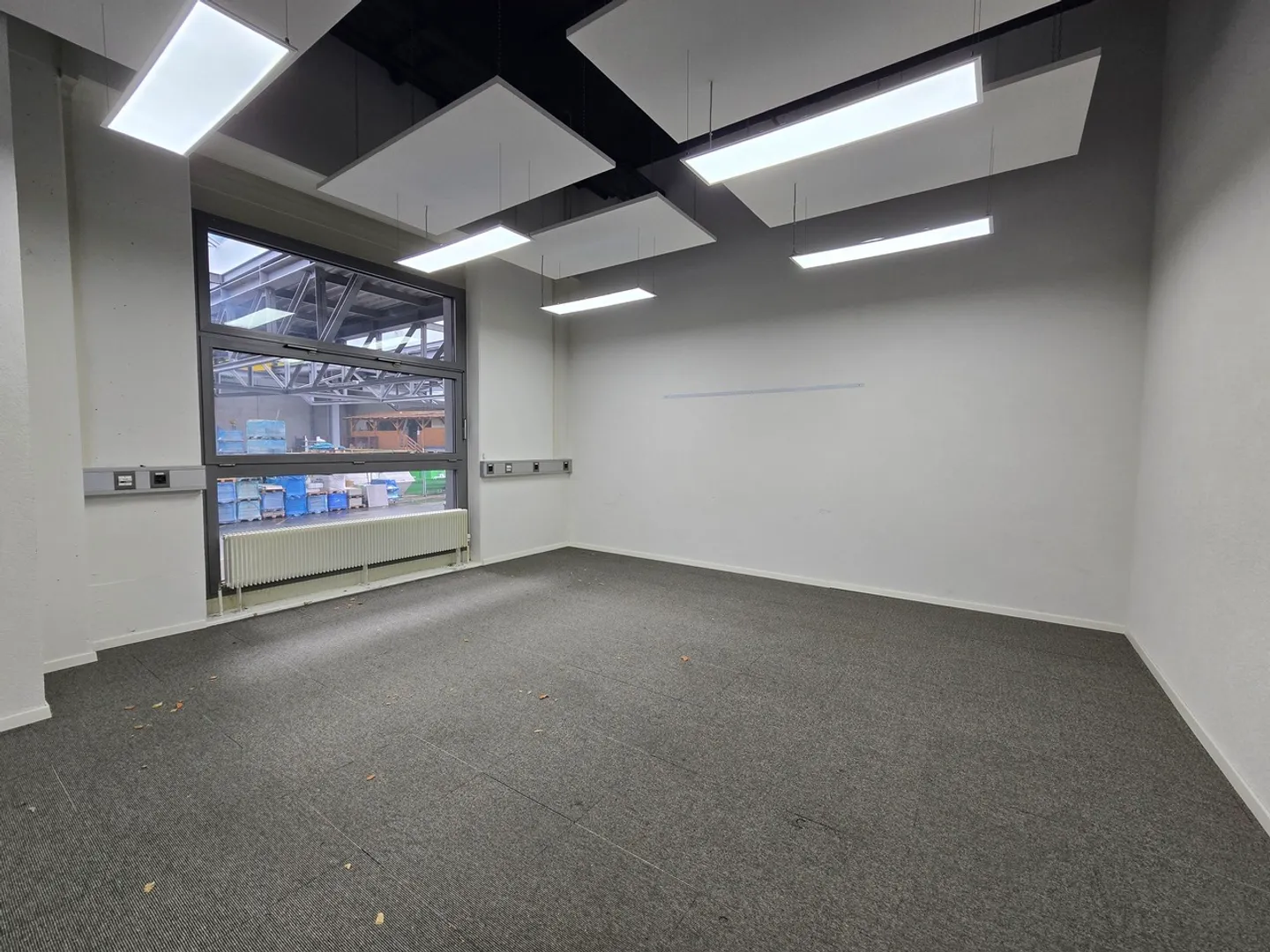 652m2 - Office near the center of Neuchâtel - Photo 9 of 11