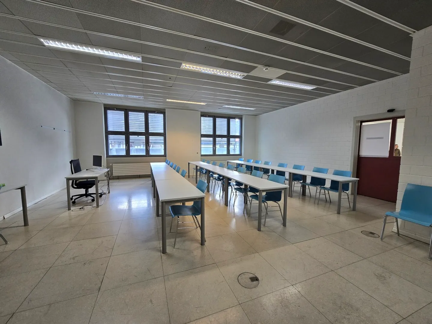418m2 - Büro in der Nähe des Zentrums von Neuchâtel - Foto 3 von 7