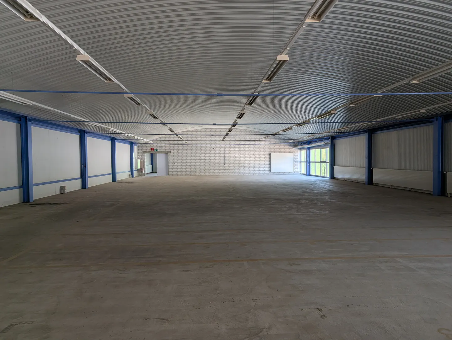 Spacious Commercial Space - Photo 2 of 5