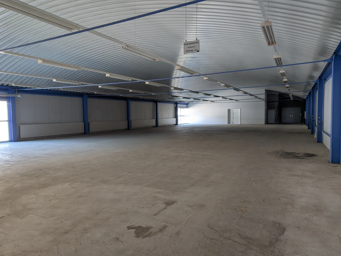 Spacious Commercial Space - Photo 3 of 5