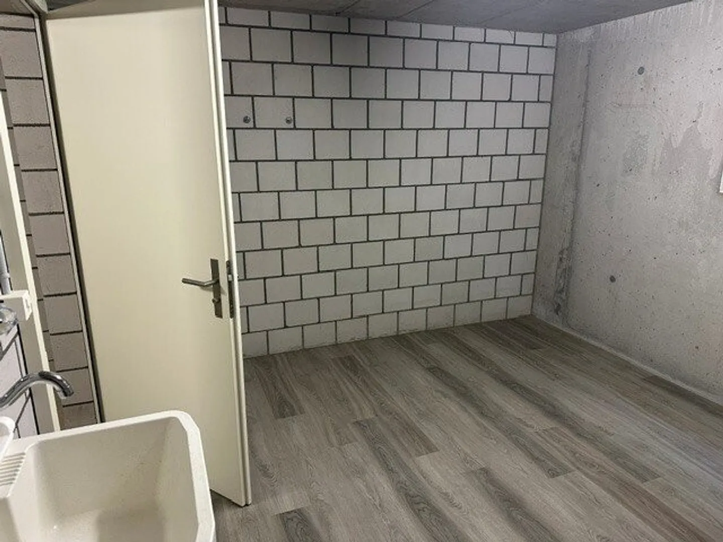 Hobby room / storage room approx. 13 m2 for rent - Photo 4 of 5