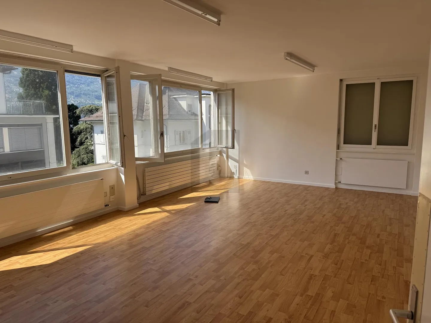 WORKSPACE IN THE CITY CENTER - Photo 1 of 5