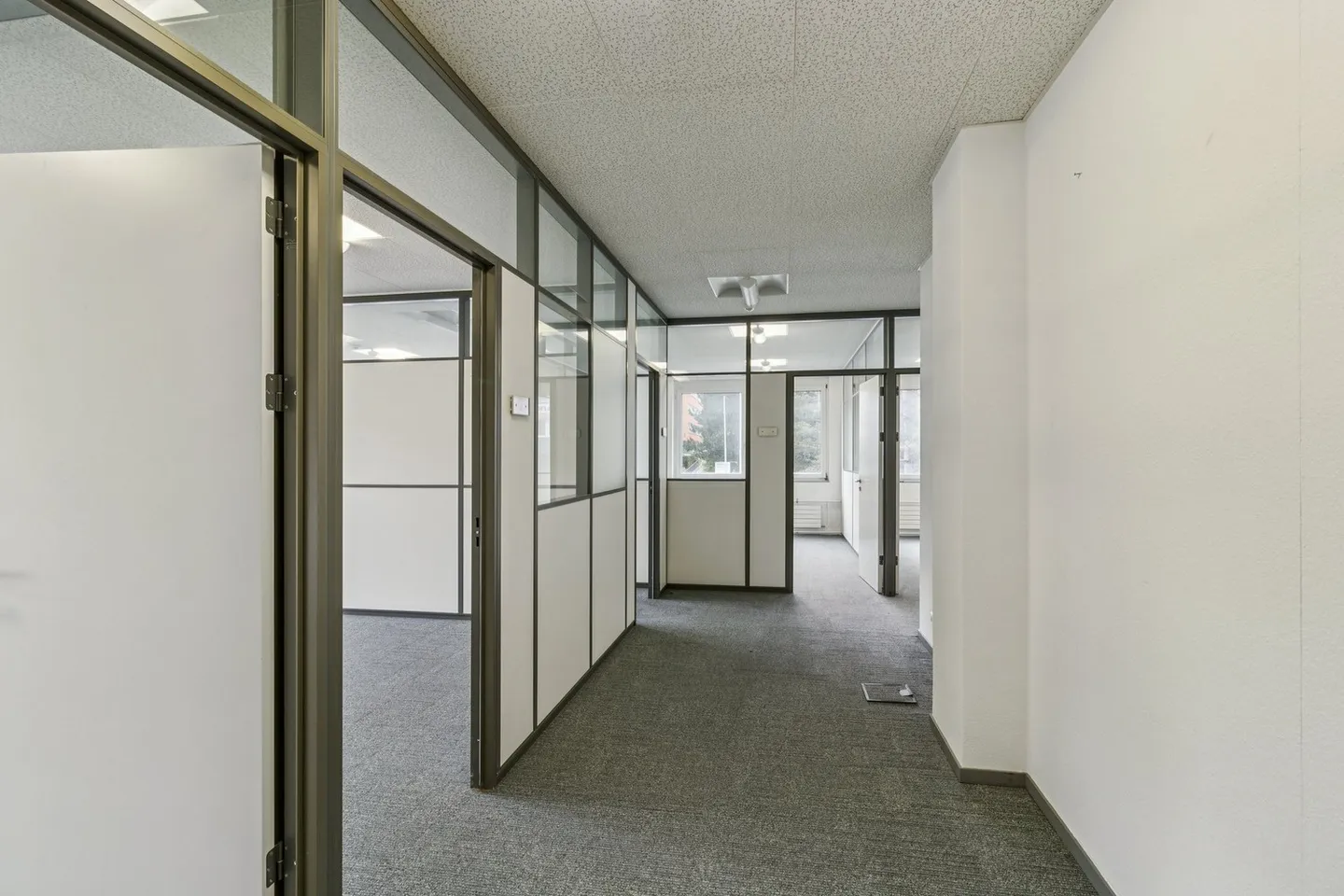 Your new office/practice space in an excellent location - Photo 6 of 13